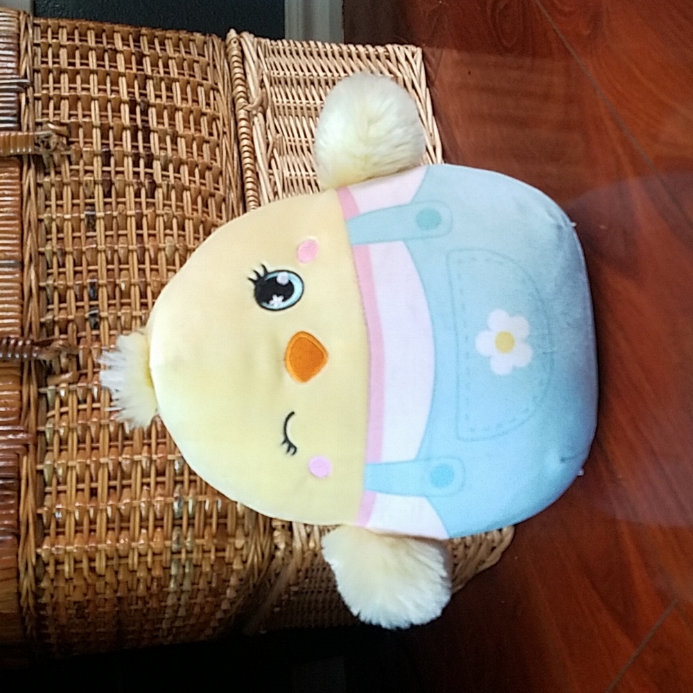 AIMEE THE CHICK SQUISHMALLOW 10"